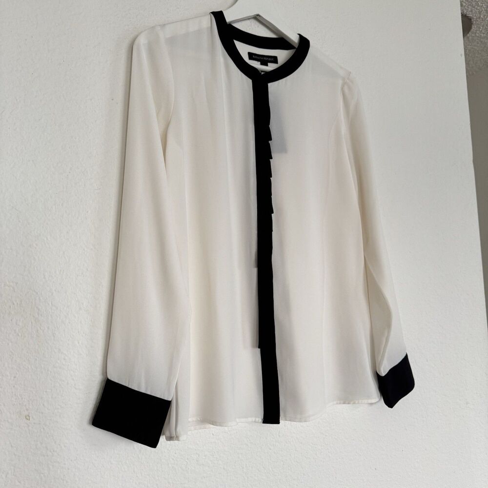 NWT Banana Republic Cream Blouse with Black Accents, Sz XS Office Business Chic